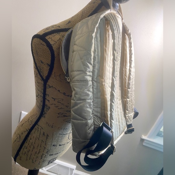 ♥️💖 NWT Michael Kors Winnie Pale Gold Metallic Nylon Large Backpack Bag $448 - Picture 10 of 15